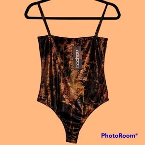 NWT Boohoo Metallic Snake Print Square Neck Bodysuit Size 8